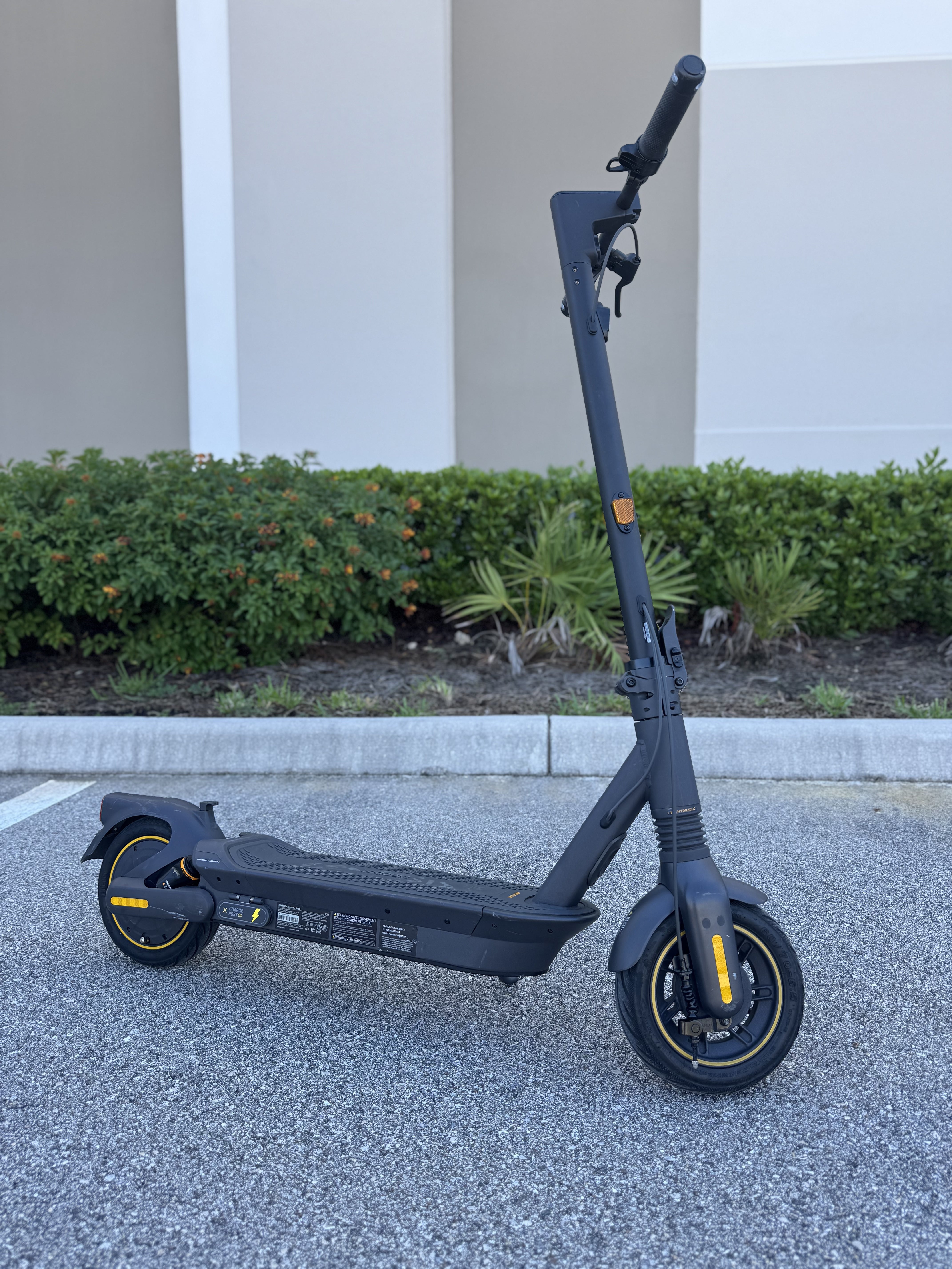 Segway - Max G2 Electric Kick Scooter Foldable w/ 43 Mile Range and 22 MPH Max Speed - Black - AA.05.15.01.0002