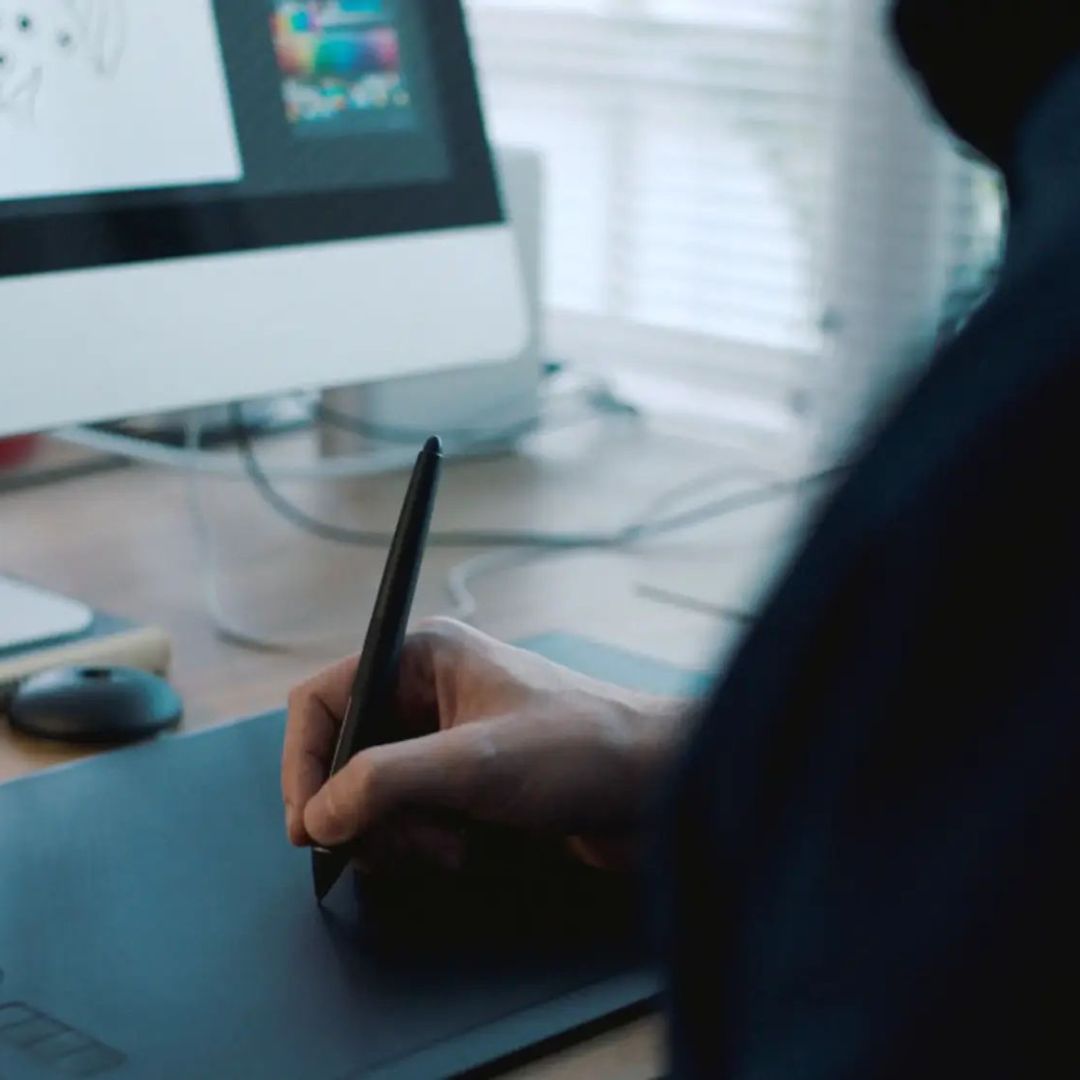 Wacom - Intuos Pro Pen Drawing Tablet (Medium) - Black - PTH660