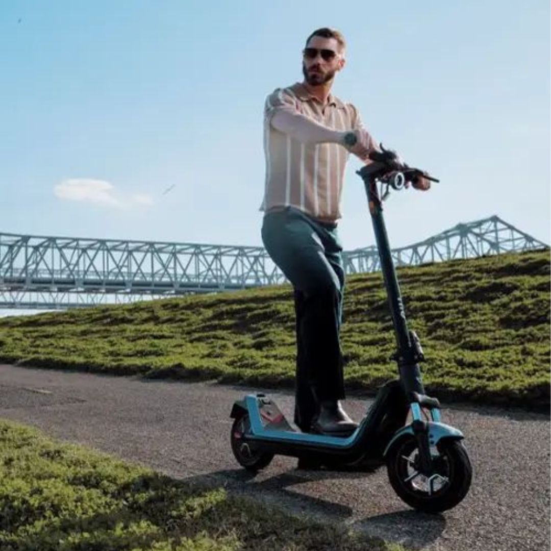 NIU - KQi 300X Foldable Electric Kick Scooter W/ 37 mi Max Range & 23.7 mph Max Speed - Space Grey - KST33FG1A11