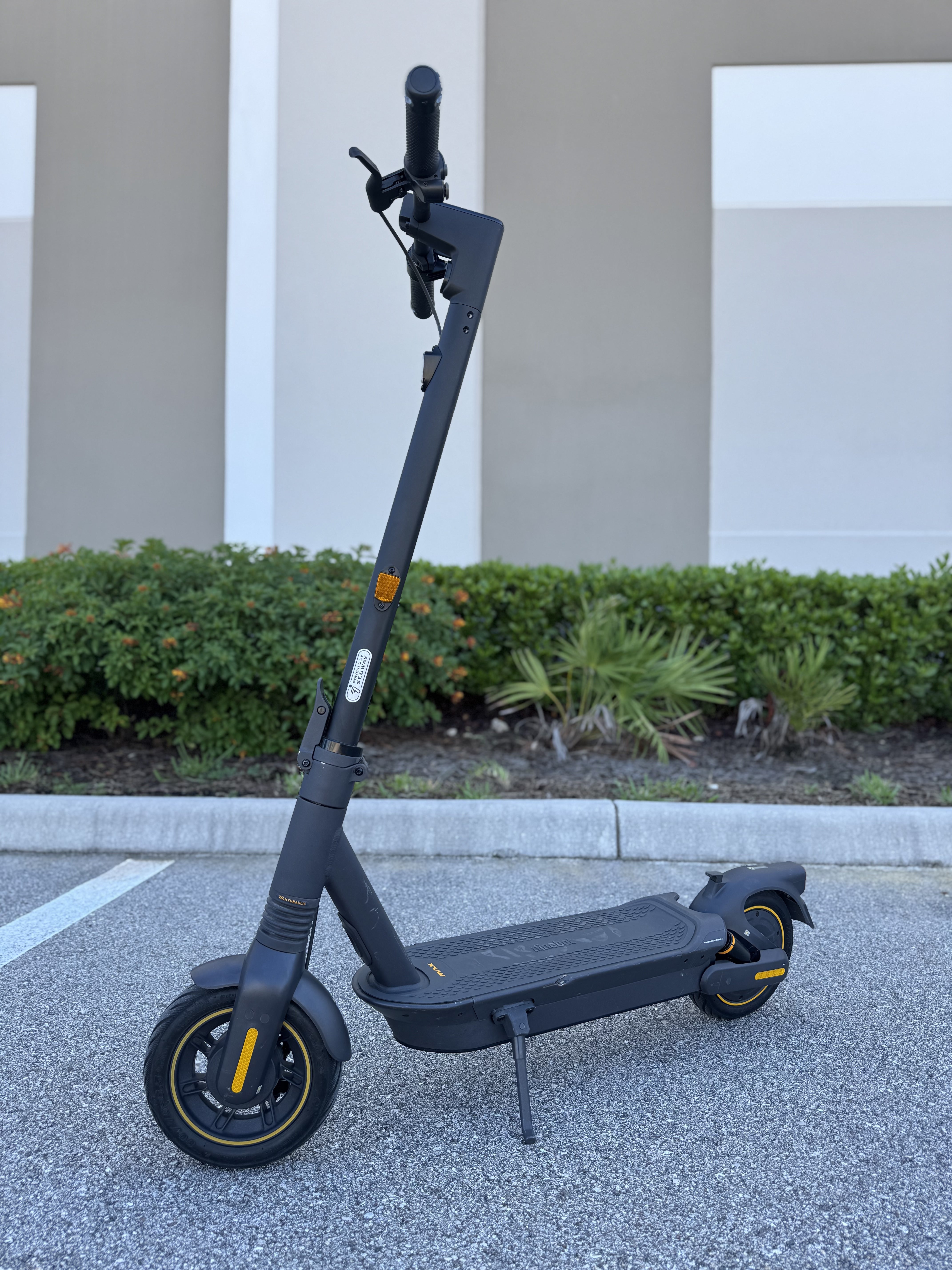 Segway - Max G2 Electric Kick Scooter Foldable w/ 43 Mile Range and 22 MPH Max Speed - Black - AA.05.15.01.0002